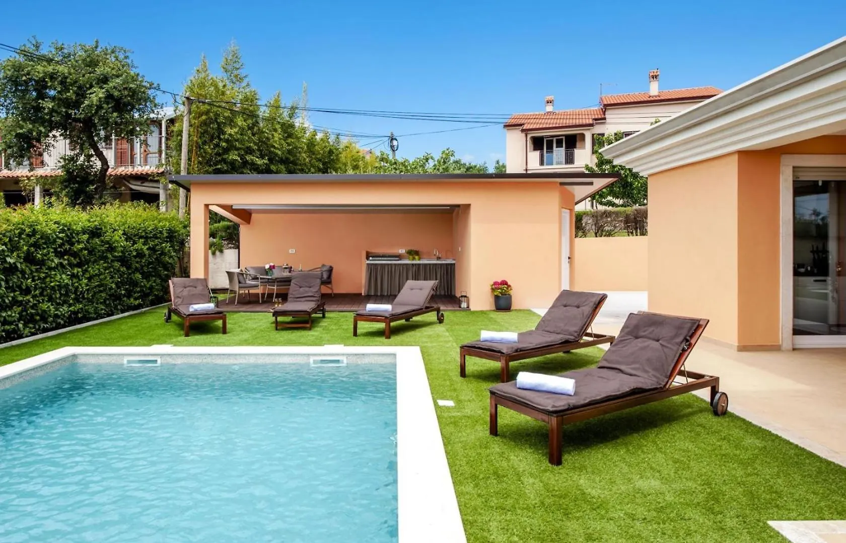 Villa Sky Near Rovinj For 10 People With Private Heated Pool & Children Playground Rovinjsko Selo 0*,  Kroatië